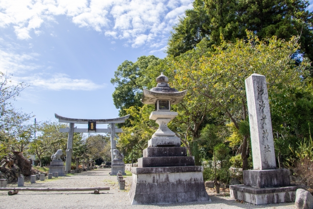 沙沙貴神社庭園｜佐々木源氏発祥の地に咲く鈍穴流の名庭と歴史を完全ガイド