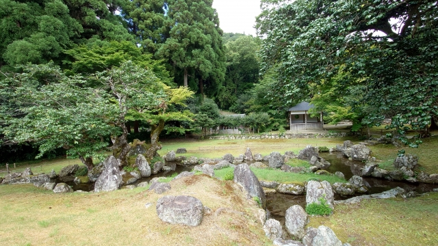 旧秀隣寺庭園（興聖寺）｜歴史と自然が織りなす名所の魅力を完全ガイド