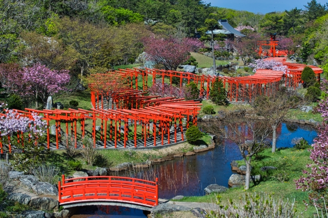 髙山稲荷神社｜神々しい千本鳥居の神社の歴史と見どころ、参拝情報を完全ガイド