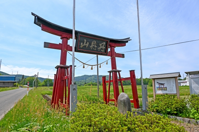 丹内山神社｜由緒ある神社の歴史と見どころ、参拝情報を完全ガイド