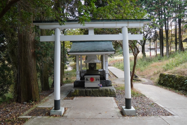 九頭龍神社本宮｜縁結びで名高い芦ノ湖畔の神社の歴史と見どころ、参拝情報を完全ガイド