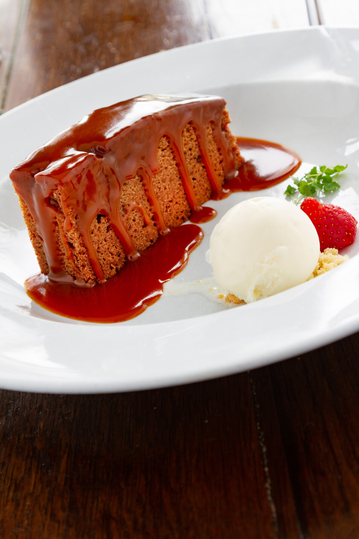 カルメ焼きとは？その魅力と歴史、おうちでの作り方など詳しく解説（Shutterstock / contributor: 223270637）