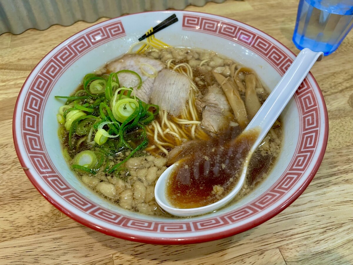 尾道ラーメンとは。瀬戸内いりこと背脂が生む「あっさりこってり」の魅力