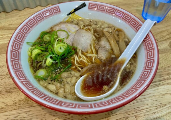 尾道ラーメンとは。瀬戸内いりこと背脂が生む「あっさりこってり」の魅力