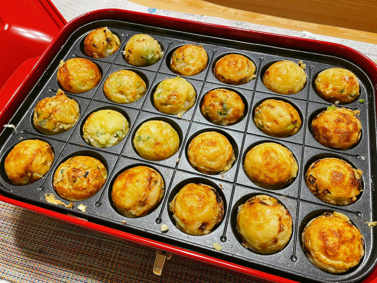 大阪のたこ焼き入門。屋台の知恵が生んだ、丸くておいしい食文化