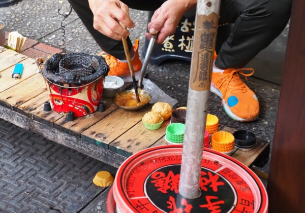 カルメ焼きとは？その魅力と歴史、おうちでの作り方など詳しく解説