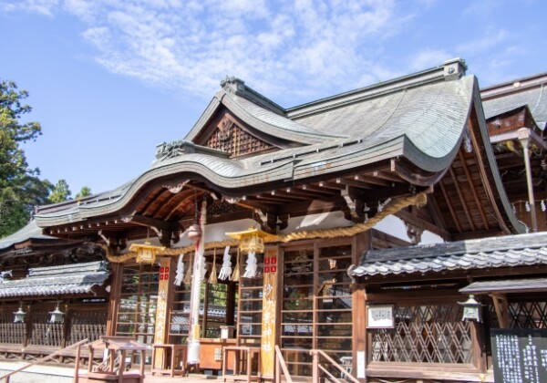 沙沙貴神社庭園｜佐々木源氏発祥の地に咲く鈍穴流の名庭と歴史を完全ガイド