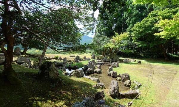 旧秀隣寺庭園（興聖寺）｜歴史と自然が織りなす名所の魅力を完全ガイド