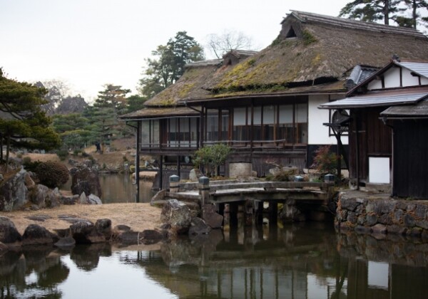 玄宮園｜美しい大名庭園の魅力と見どころ、拝観案内を徹底紹介