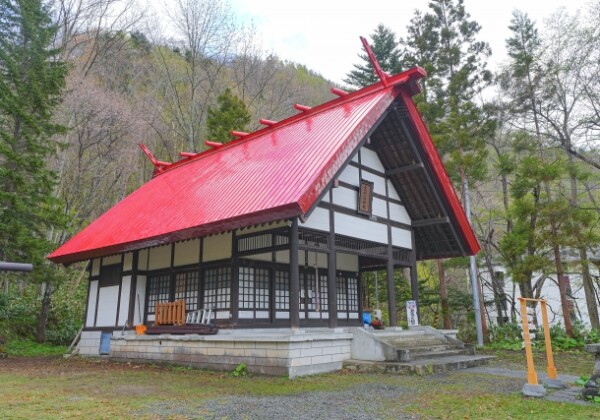 定山渓神社｜温泉街を見守る由緒ある神社の歴史と見どころ、参拝情報を完全ガイド