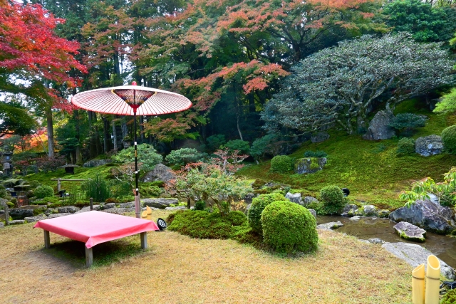 旧竹林院庭園|国指定名勝「延暦寺坂本里坊庭園」最大規模の池泉回遊式庭園を完全ガイド