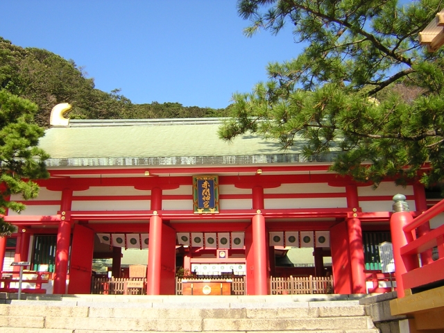 赤間神宮|悲劇の幼帝安徳天皇を祀る神社の歴史と見どころ、参拝情報を完全ガイド