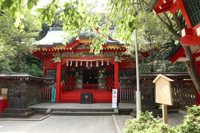 江島神社中津宮|江の島三宮の一つ、市寸島比賣命を祀る古刹の歴史と見どころを完全ガイド