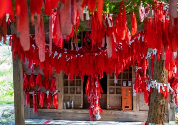 卯子酉神社｜遠野物語が伝える恋愛成就の神社、参拝案内と縁結びご利益を詳しく解説