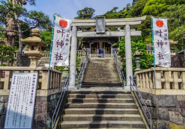 叶神社｜源氏再興の願いが叶った由緒ある神社の歴史と見どころ、参拝情報を完全ガイド