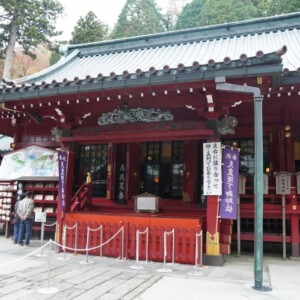 九頭龍神社本宮｜縁結びで名高い芦ノ湖畔の神社の歴史と見どころ、参拝情報を完全ガイド