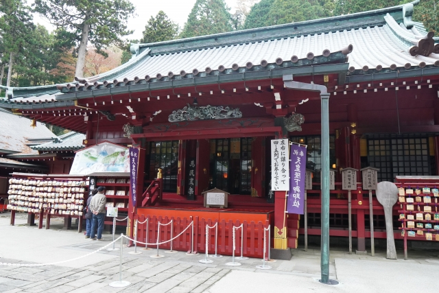 九頭龍神社本宮｜縁結びで名高い芦ノ湖畔の神社の歴史と見どころ、参拝情報を完全ガイド