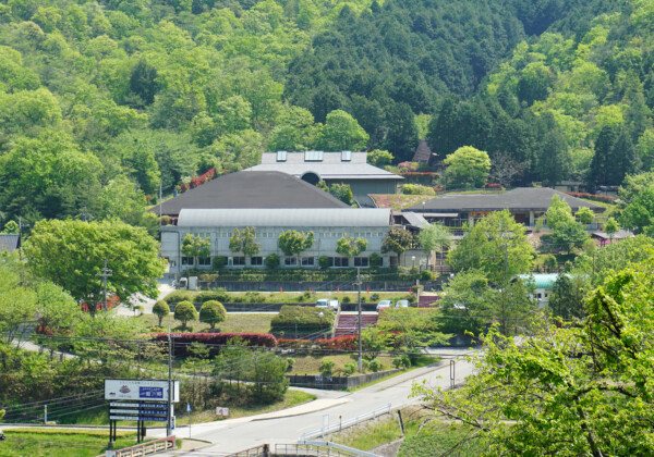 新潟・白根仏壇とは？その魅力と歴史、特徴など詳しく解説（<a href="https://ja.wikipedia.org/wiki/user:663highland" class="extiw" title="ja, CC BY 2.5）