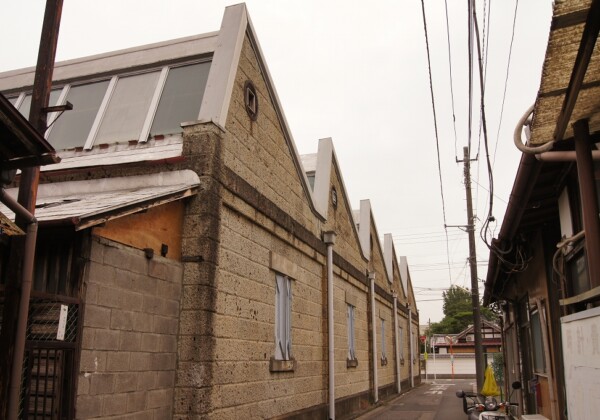 大谷石とは？その魅力と歴史、特徴など詳しく解説（<a href="//commons.wikimedia.org/w/index.php?title=User:_%8, CC BY-SA 3.0）