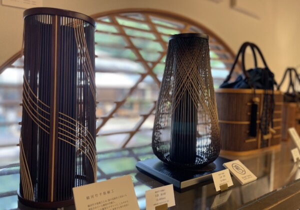 駿河竹千筋細工とは？その魅力と歴史、特徴など詳しく解説（<a href="//commons.wikimedia.org/wiki/User:%, CC BY-SA 4.0）