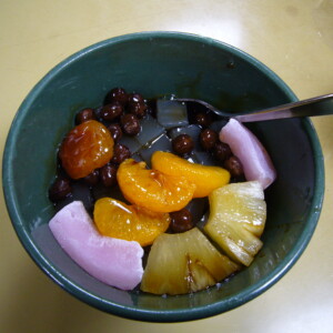 みつ豆とは？その魅力と歴史、特徴など詳しく解説（<a rel="nofollow" class="external text" href="https://www.flickr.com/photos/s_e_, CC BY 2.0）