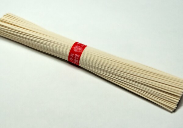 素麺（そうめん）とは？その由来と歴史、各地の銘柄など詳しく解説（Kropsoq, CC BY-SA 3.0）