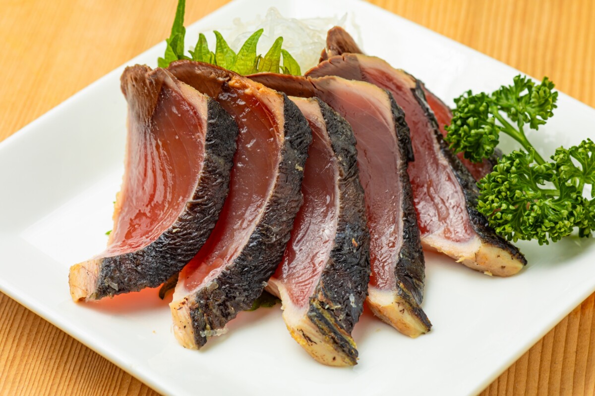 高知・鰹のたたきを知る旅へ。初鰹・戻り鰹・藁焼きの魅力をまとめて案内します