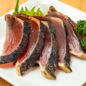 高知・鰹のたたきを知る旅へ。初鰹・戻り鰹・藁焼きの魅力をまとめて案内します