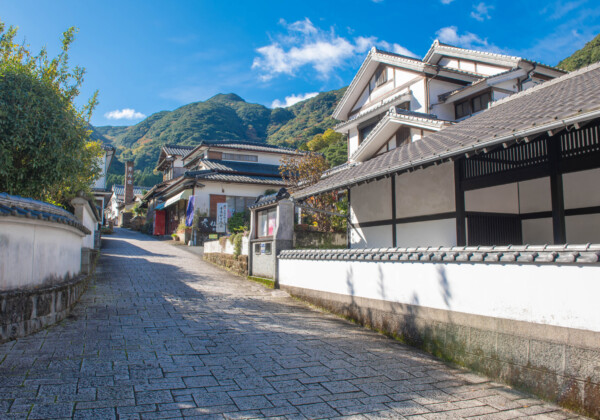 萩焼の「七化け」とは。使うほどに色が変わる器の不思議