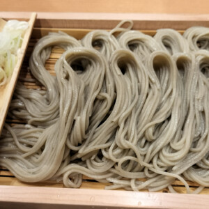 へぎそばとは。新潟・魚沼が生んだ、織物から生まれた一皿