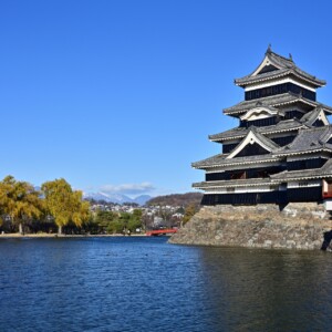 松本の城下町をめぐる。国宝の天守が待つ、信州の旅案内