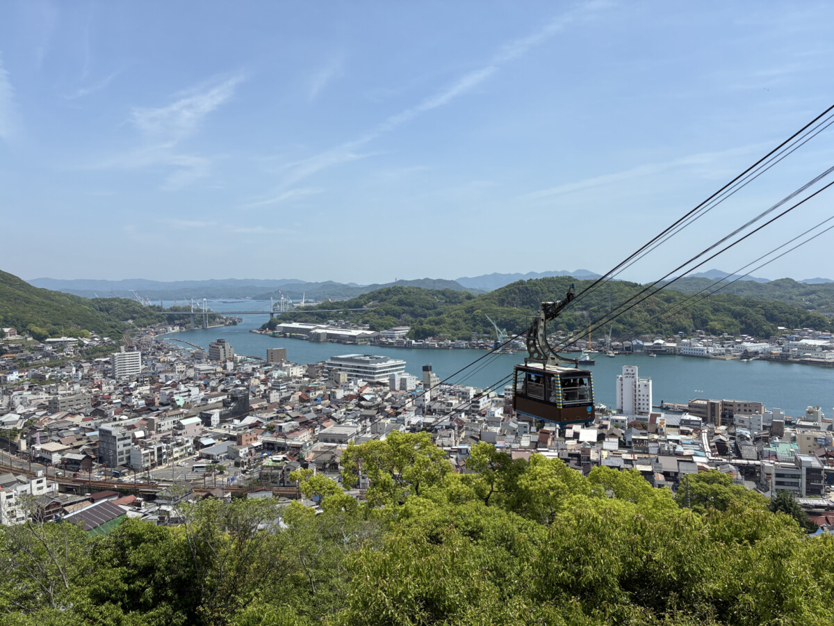 坂道を歩けば、尾道がわかる。路地と寺と海が重なる町の楽しみ方