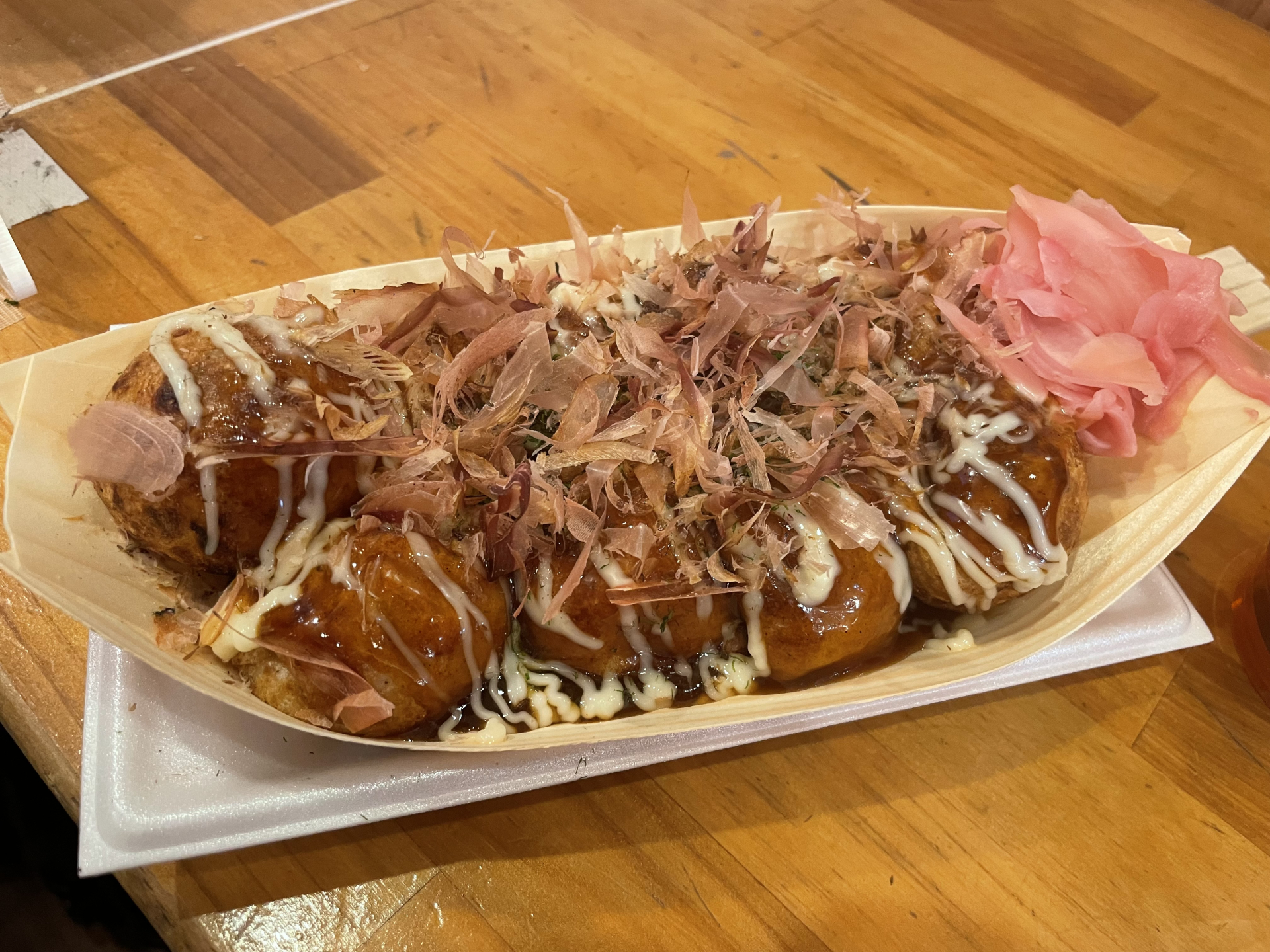 大阪のたこ焼き入門。屋台の知恵が生んだ、丸くておいしい食文化