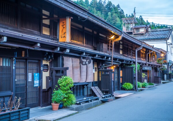 飛騨高山、江戸の面影が息づく町へ。歴史と見どころをやさしくご案内