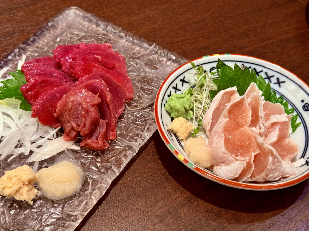 熊本の馬刺しに息づく物語。歴史とともに楽しむ、桜色の郷土料理