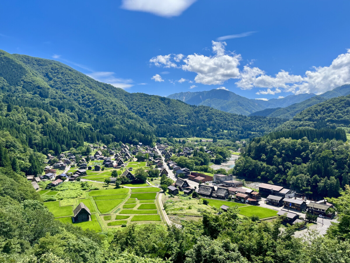 白川郷で出会う合掌造り集落、見ておきたい風景
