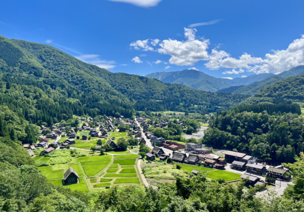白川郷で出会う合掌造り集落、見ておきたい風景