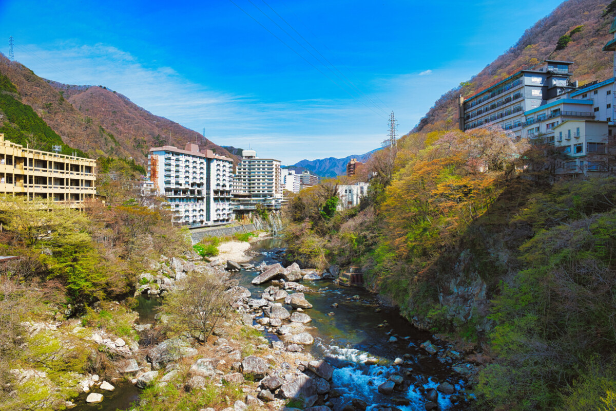 鬼怒川温泉の渓谷美と歴史をめぐる、贅沢なめぐり方