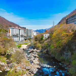 鬼怒川温泉の渓谷美と歴史をめぐる、贅沢なめぐり方