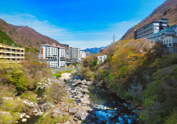 鬼怒川温泉の渓谷美と歴史をめぐる、贅沢なめぐり方