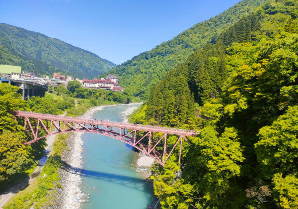 黒部峡谷トロッコ電車で出会う絶景めぐり、宇奈月から欅平までの旅