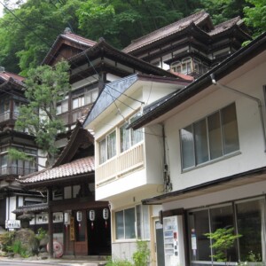 花巻温泉郷の湯めぐり 宮沢賢治が愛した岩手の温泉地を訪ねる