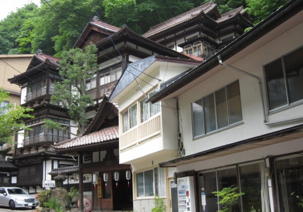花巻温泉郷の湯めぐり 宮沢賢治が愛した岩手の温泉地を訪ねる