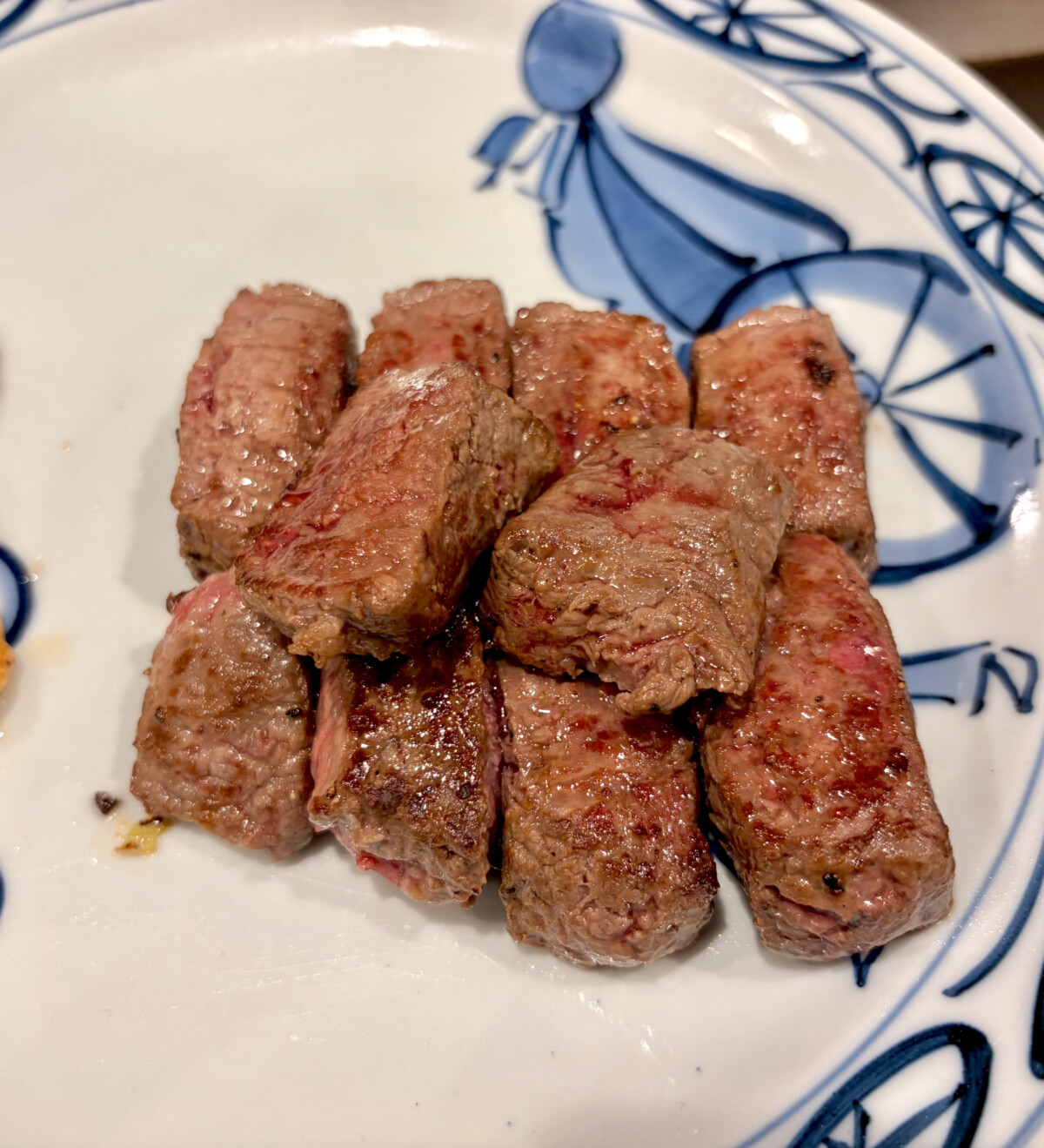 神戸牛とは。歴史と特徴からひもとく、贈り物にふさわしいシーン別の選び方