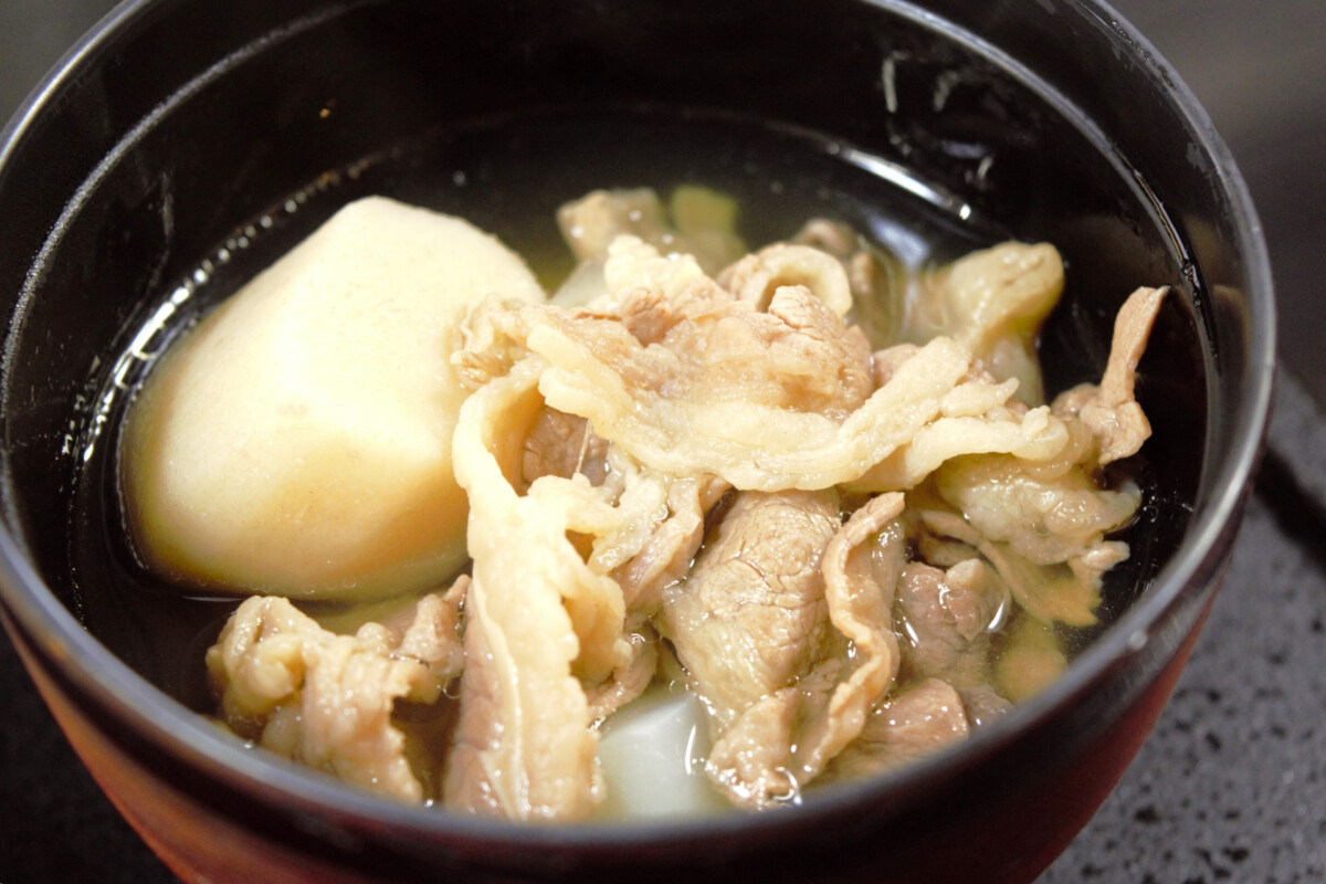 山形の芋煮ってどんな料理?特徴と由来をやさしく解説