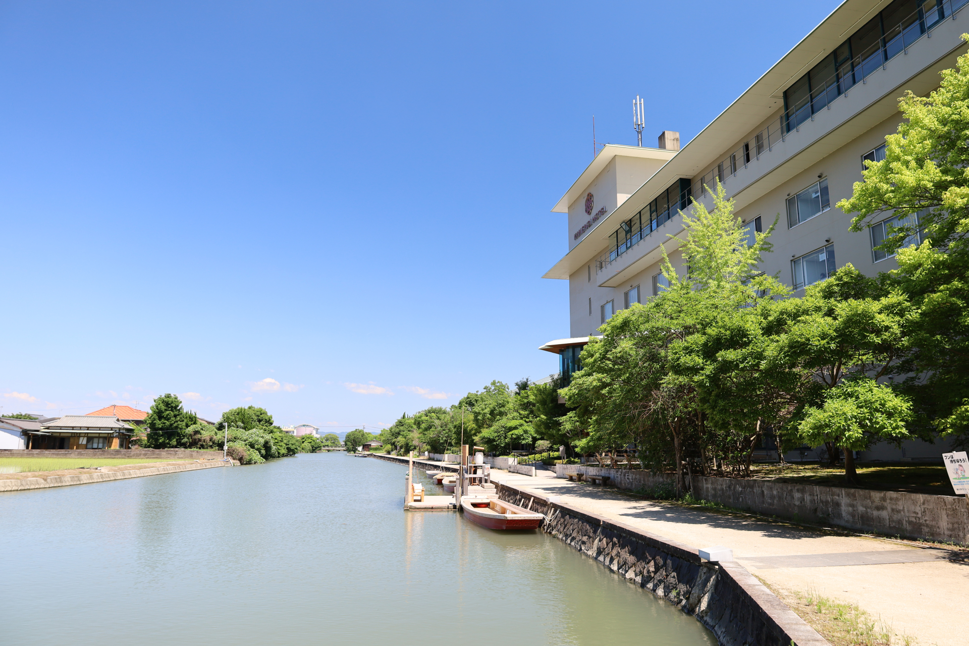 川の流れる柳の町　F6 W41センチ×H32センチ 柳川川下りで出会う、水郷のまち歩き案内 – わのっとメディア