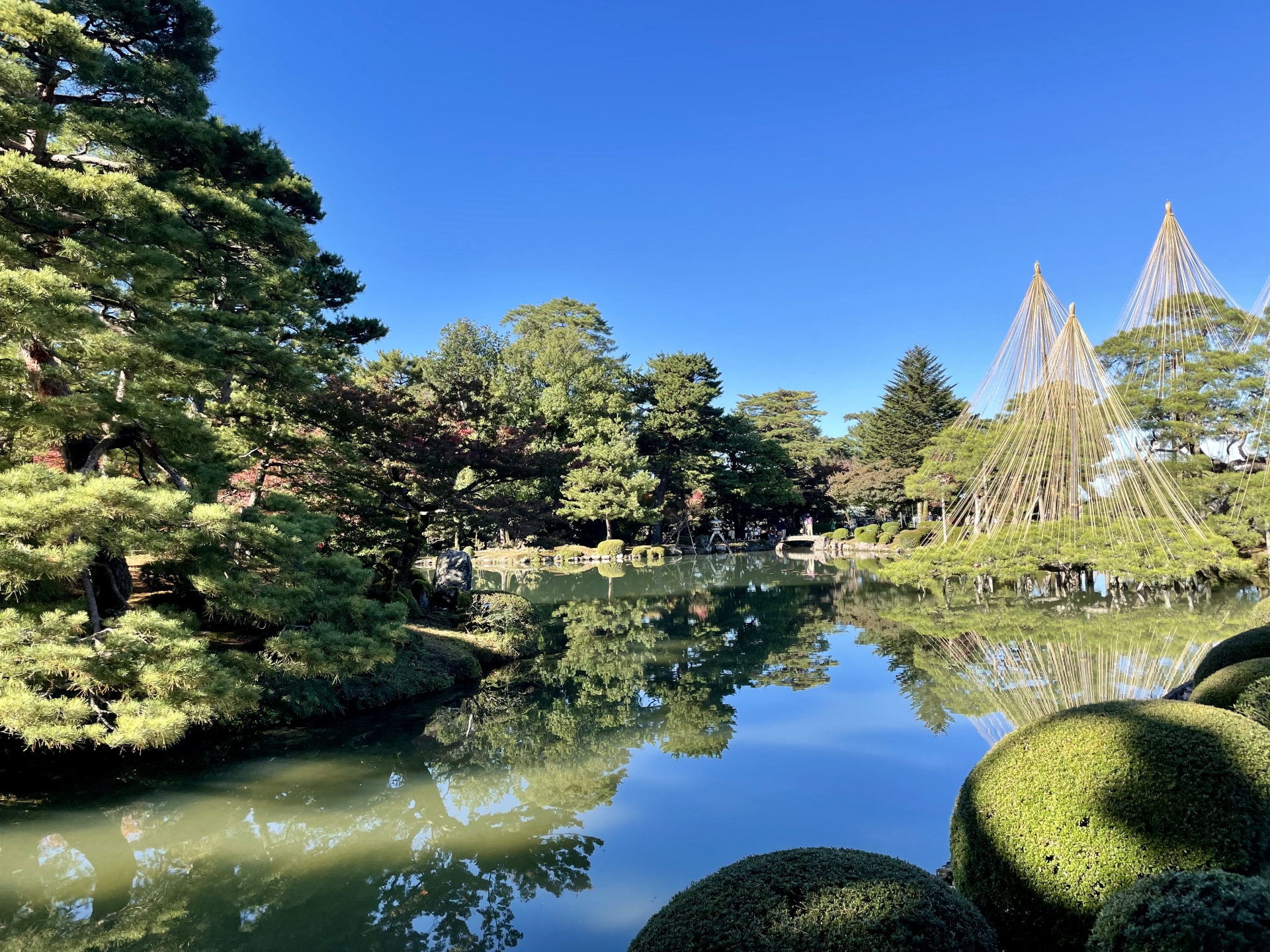兼六園に四季を訪ねる 日本三名園がみせる表情のうつろい