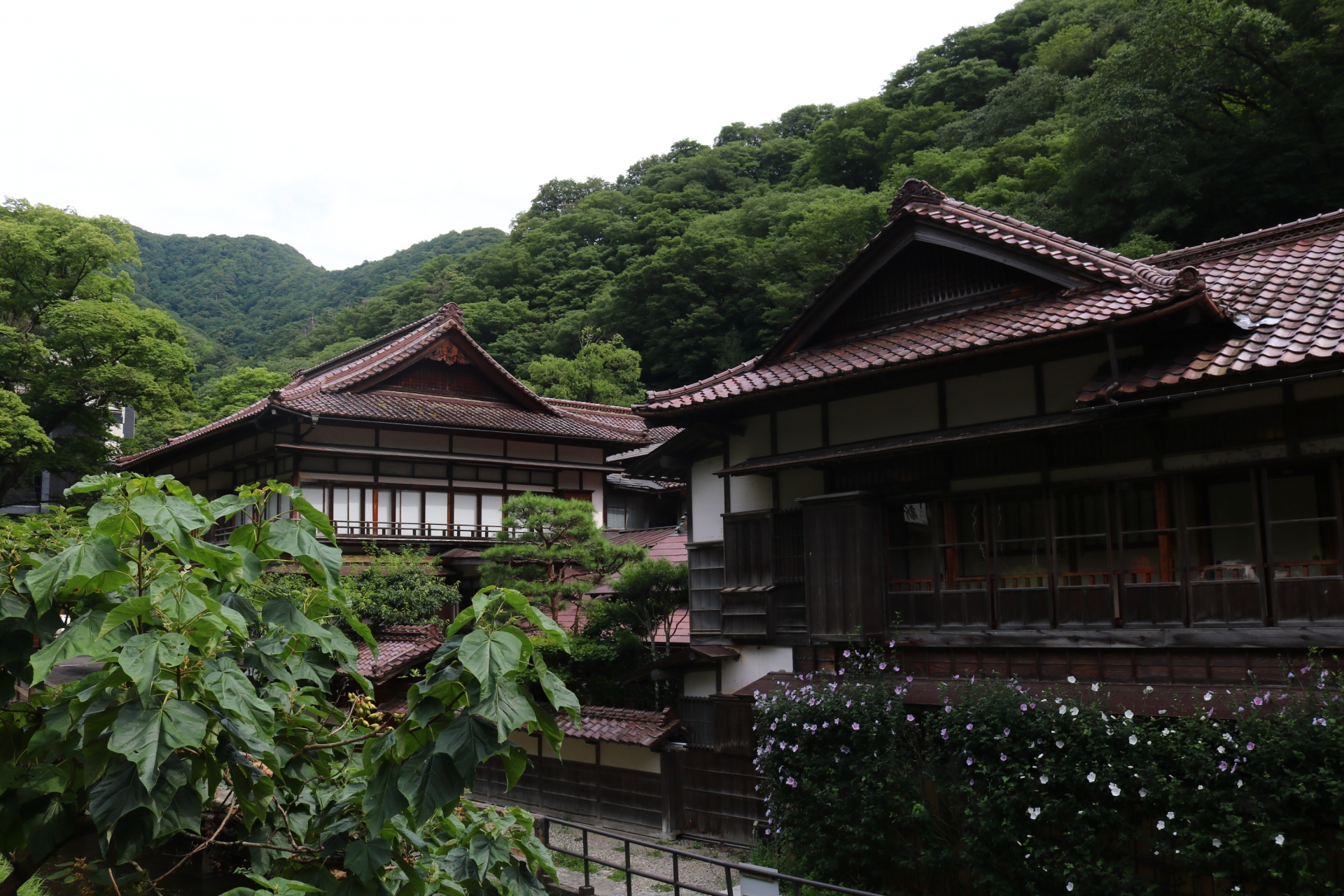 東山温泉 会津の奥座敷で出会う、心をほどく寄り道めぐり