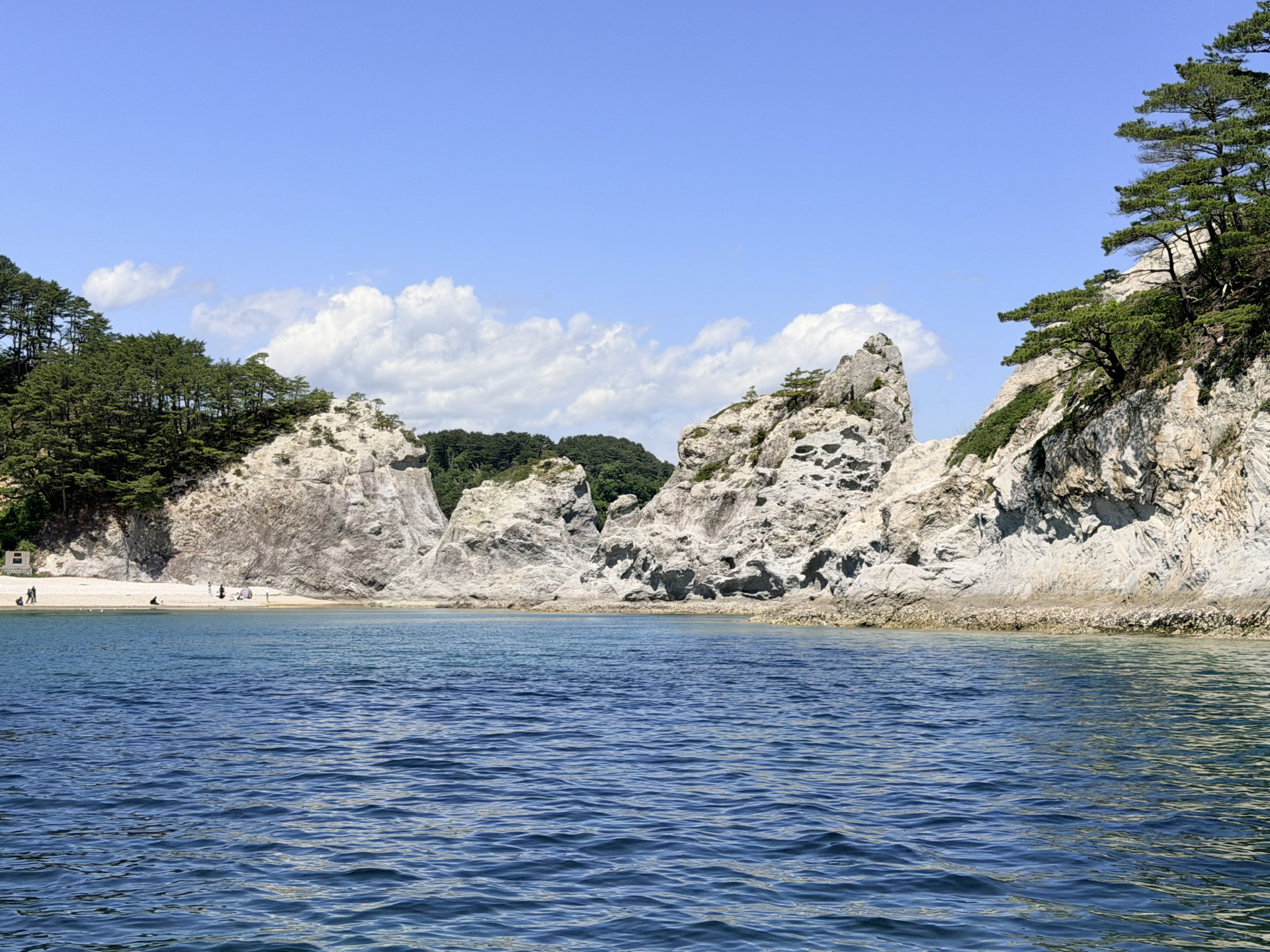 浄土ヶ浜 白い岩と青い海が織りなす、岩手の絶景を巡る旅