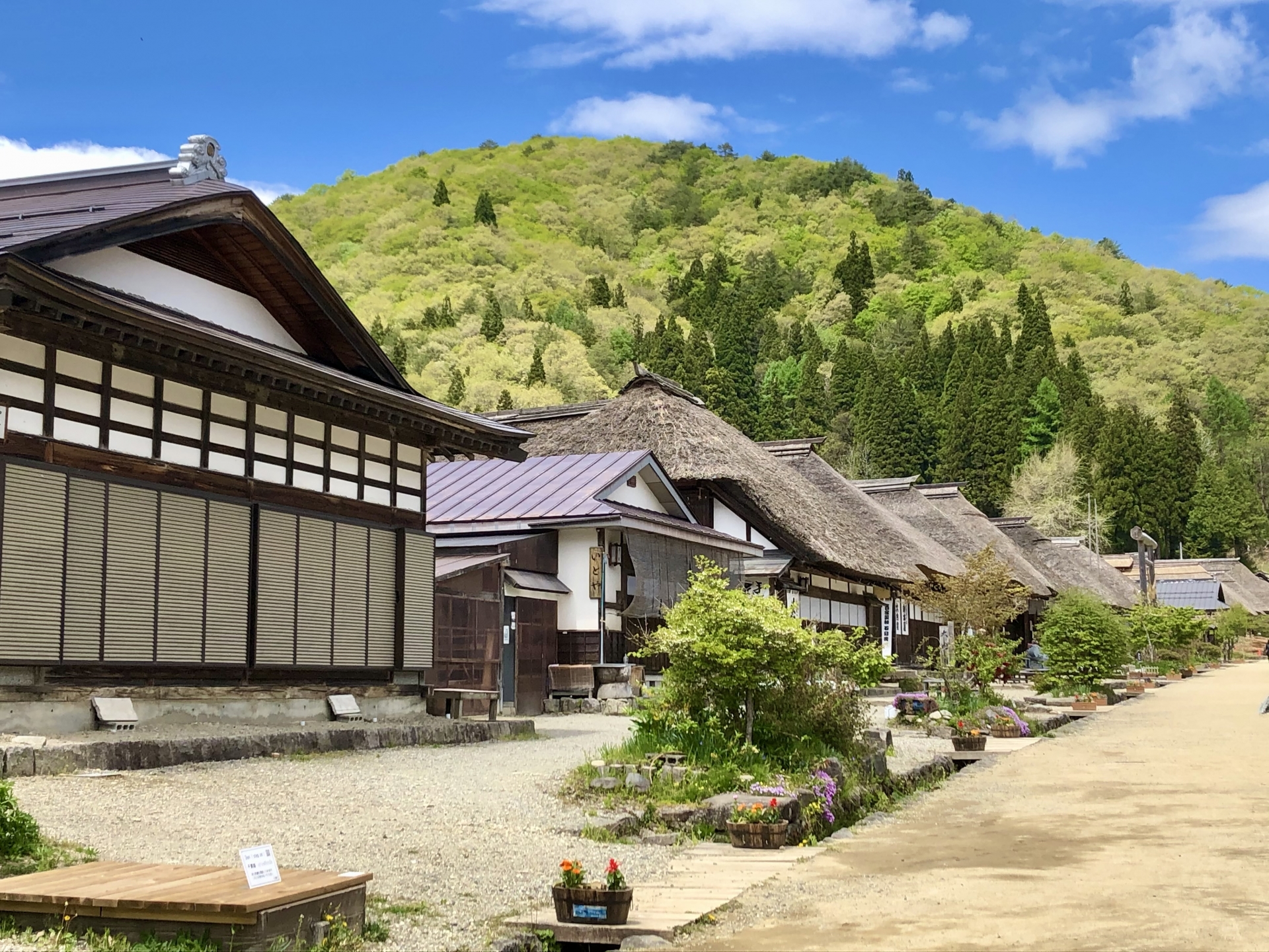 大内宿 茅葺き屋根が守り継ぐ、時が止まったような宿場町